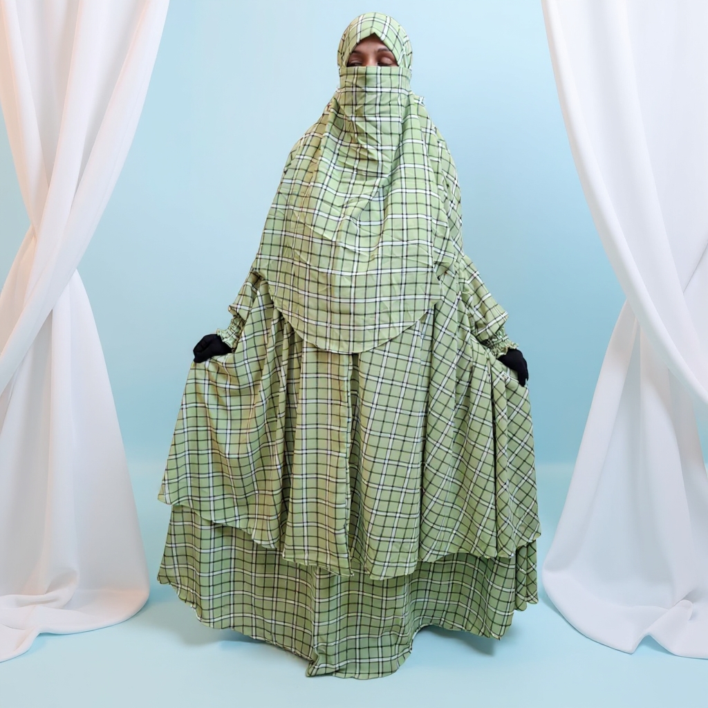 WOMANS FASHIONS